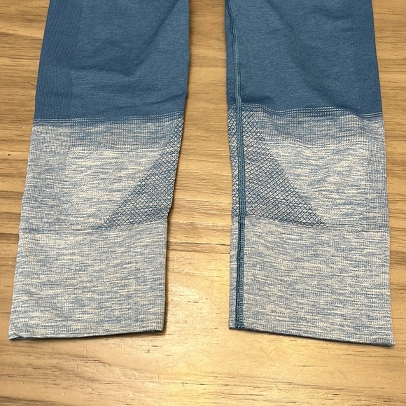 LULULEMON SEAMLESSLY STREET CROP LEGGINGS BLUE OMBRÉ 6 - Picture 4 of 16